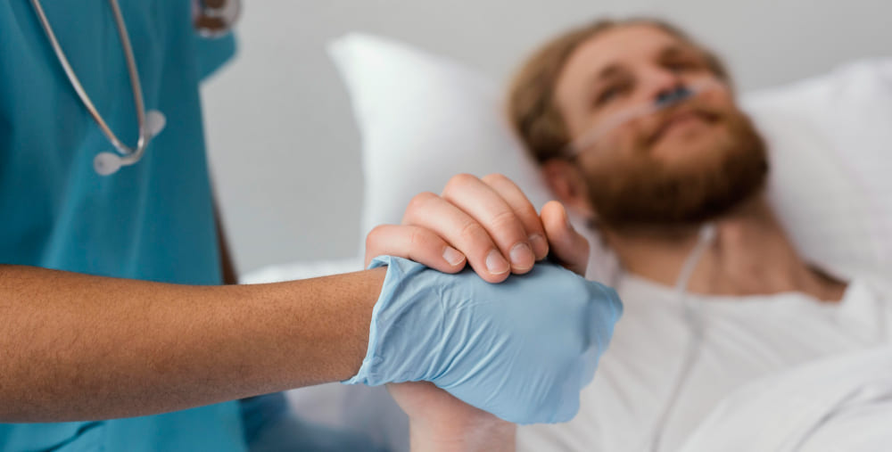 paciente no hospital sendo tratado com cannabis medicinal